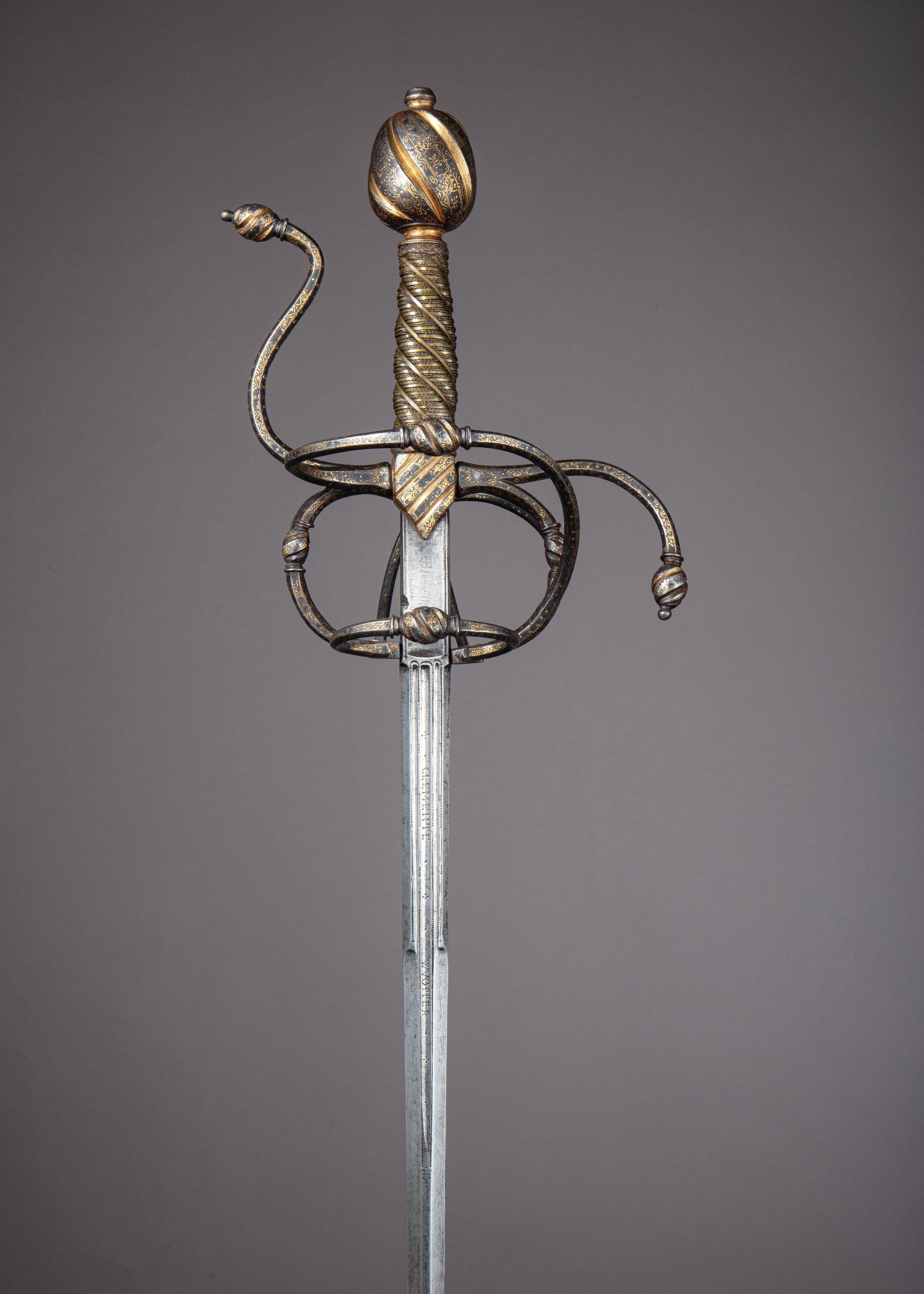 Боевая рапира — предок лёгкой шпаги. Италия (клинок — Золинген), ок. 1600–10. Сталь, золото, серебро, латунь. Метрополитен-музей, инв. 04.3.279 (CC0).